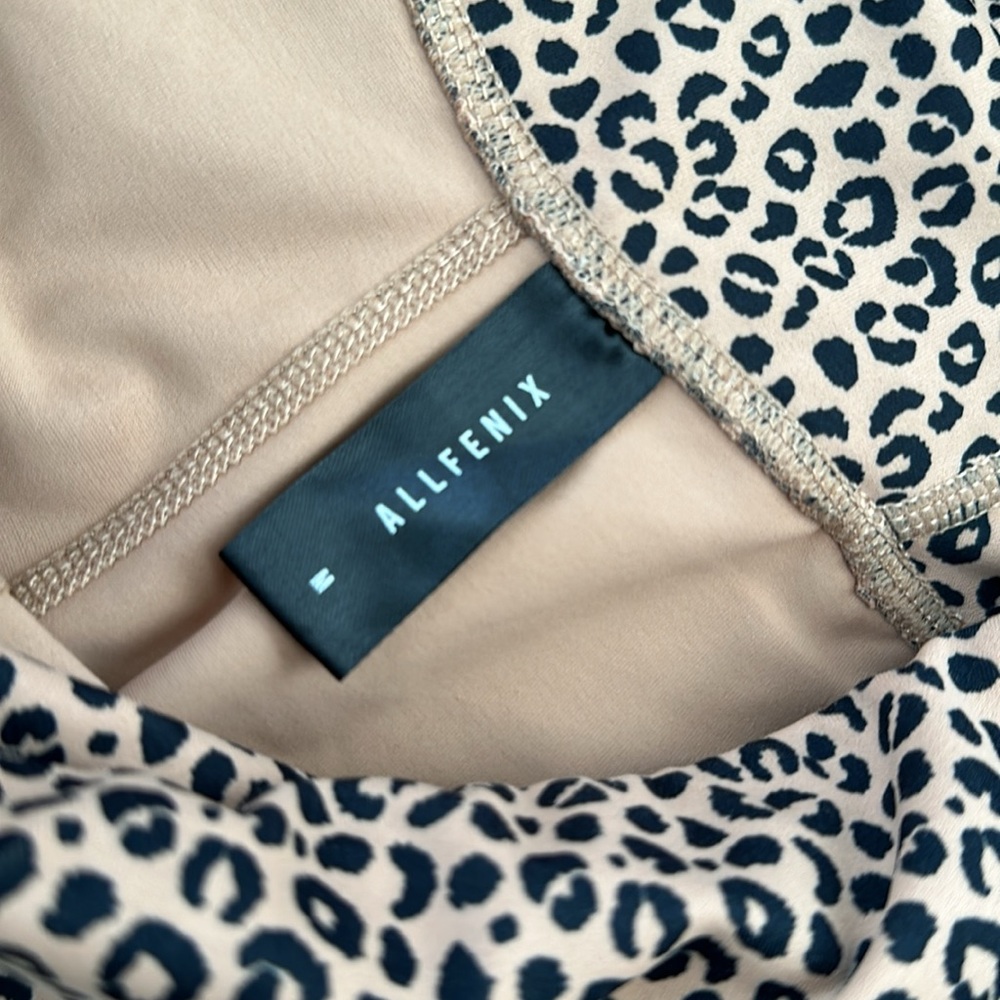 Allfenix cheetah yoga pants - Picture 3 of 3